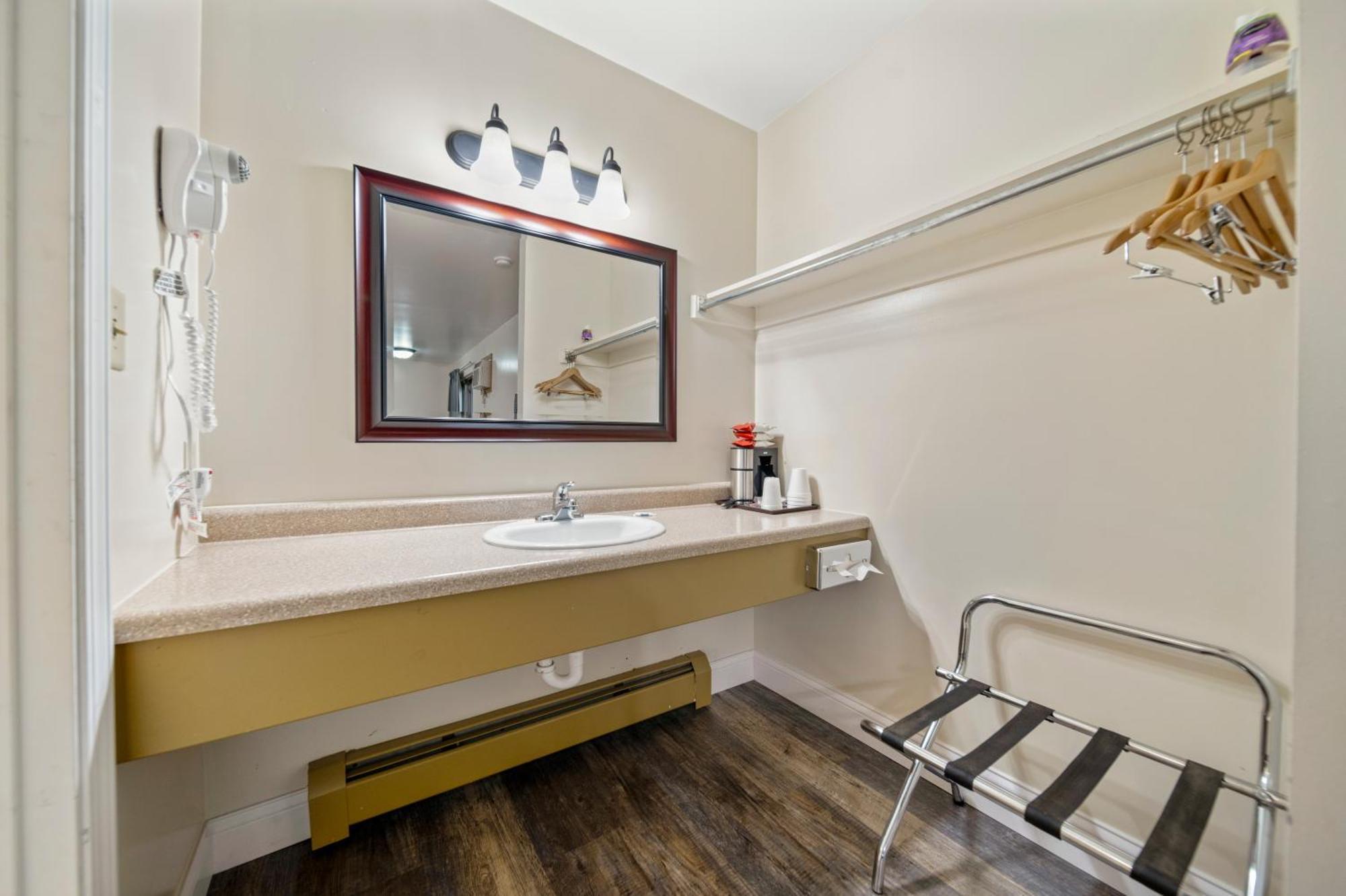Caro Kingsway Inn מראה חיצוני תמונה