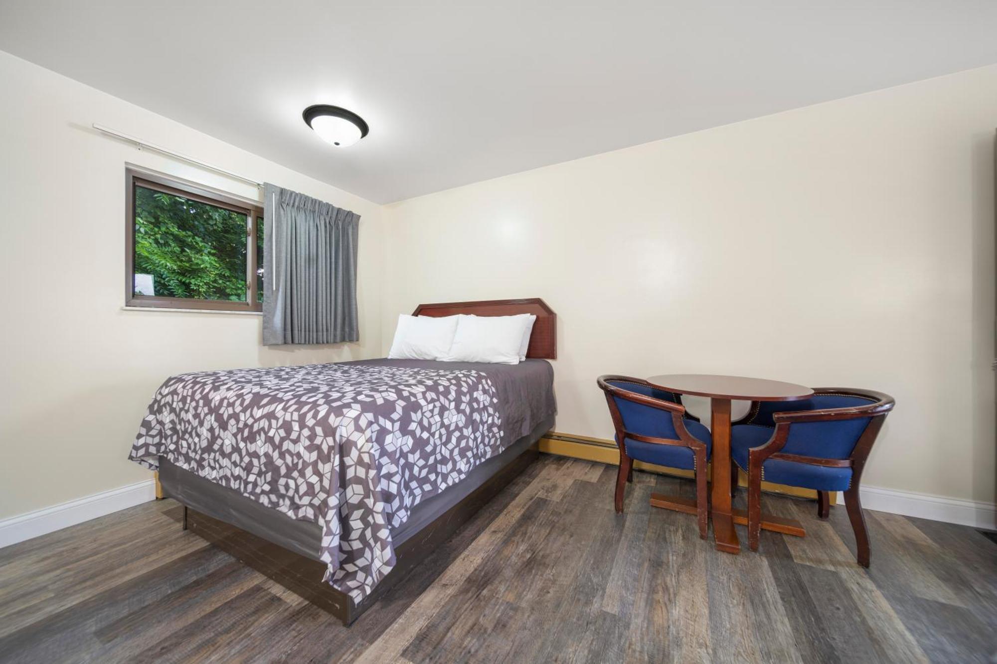 Caro Kingsway Inn מראה חיצוני תמונה
